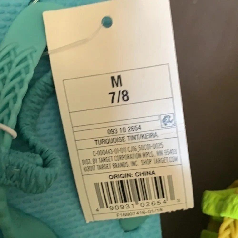 Cat & Jack Flip Flops, you get both pair